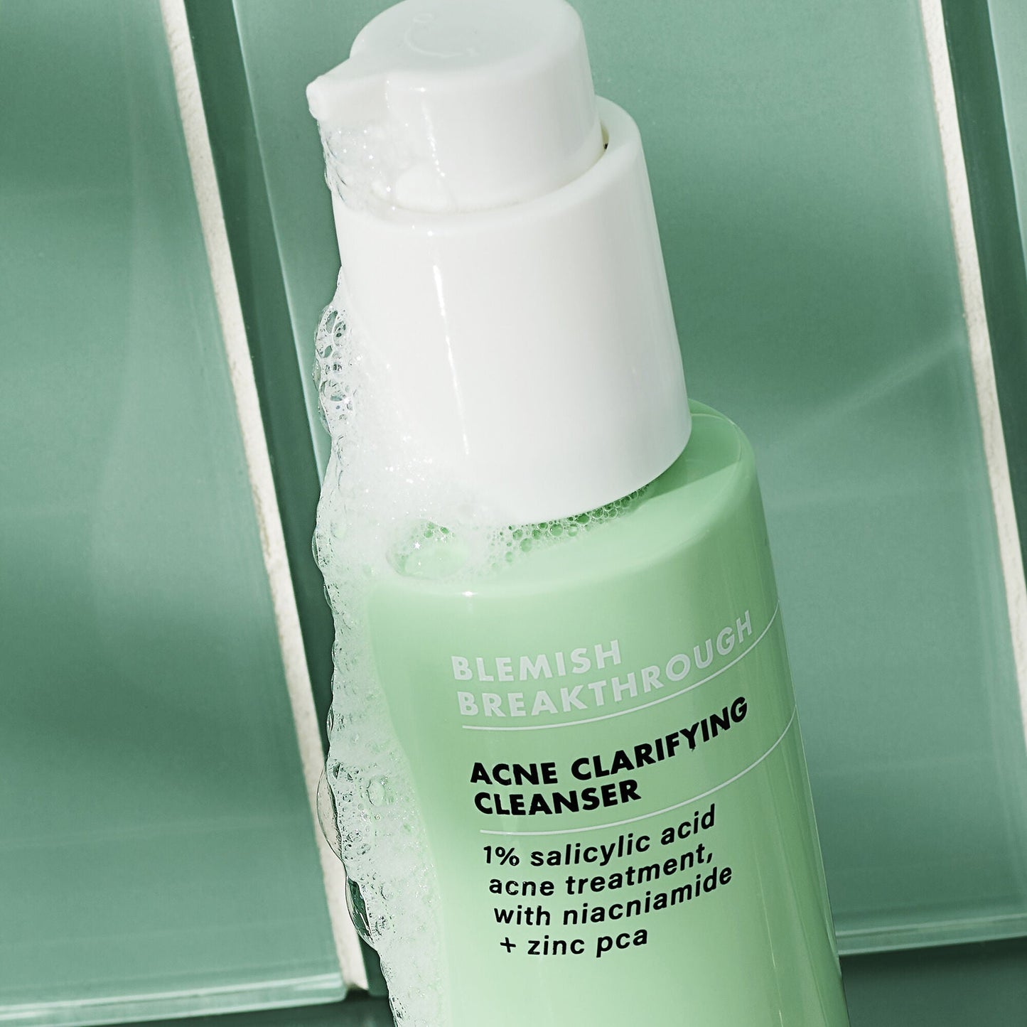 blemish-breakthrough-acne-clarifying-cleanser-d7 02_021622_SL_BT_Cleanser_Back_Lighter_0129_FStack_FINAL_IGF_V2_eb5b7c7b-2de7-4b4a-8d54-43ee3b07523f.jpg