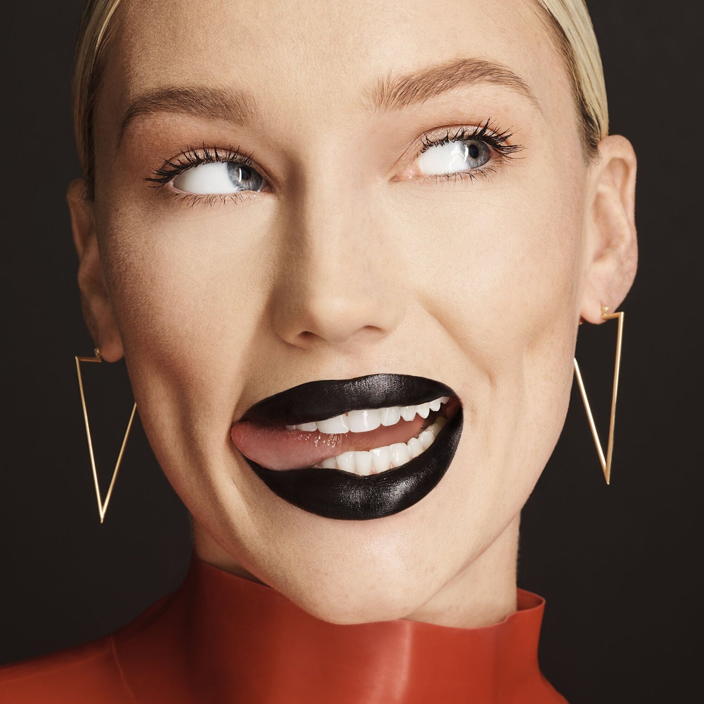 o-face-satin-lipstick-s5 071222_MD_Look4_0124_FINAL_RGB_IGF.jpg