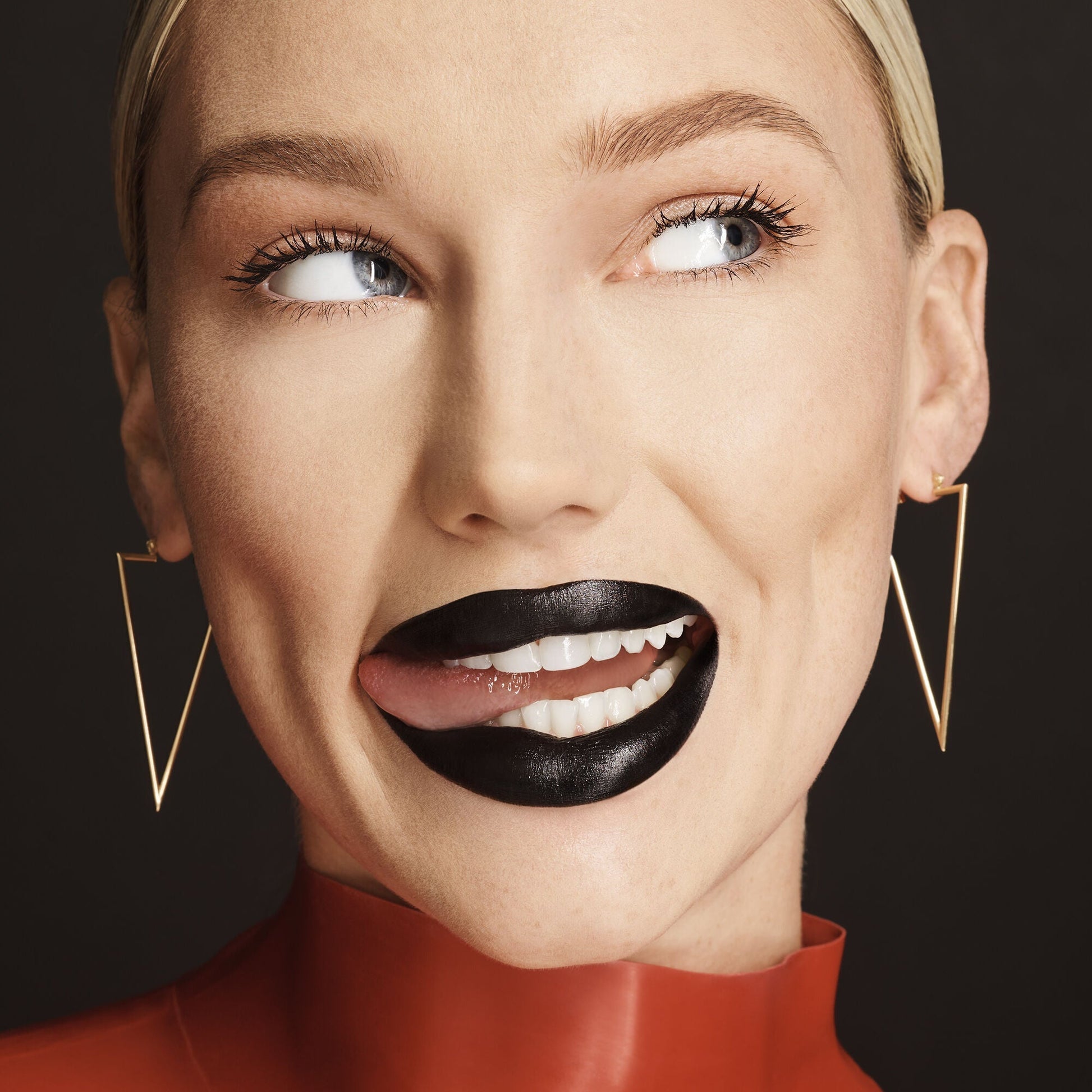 o-face-satin-lipstick-s5 071222_MD_Look4_0124_FINAL_RGB_IGF.jpg