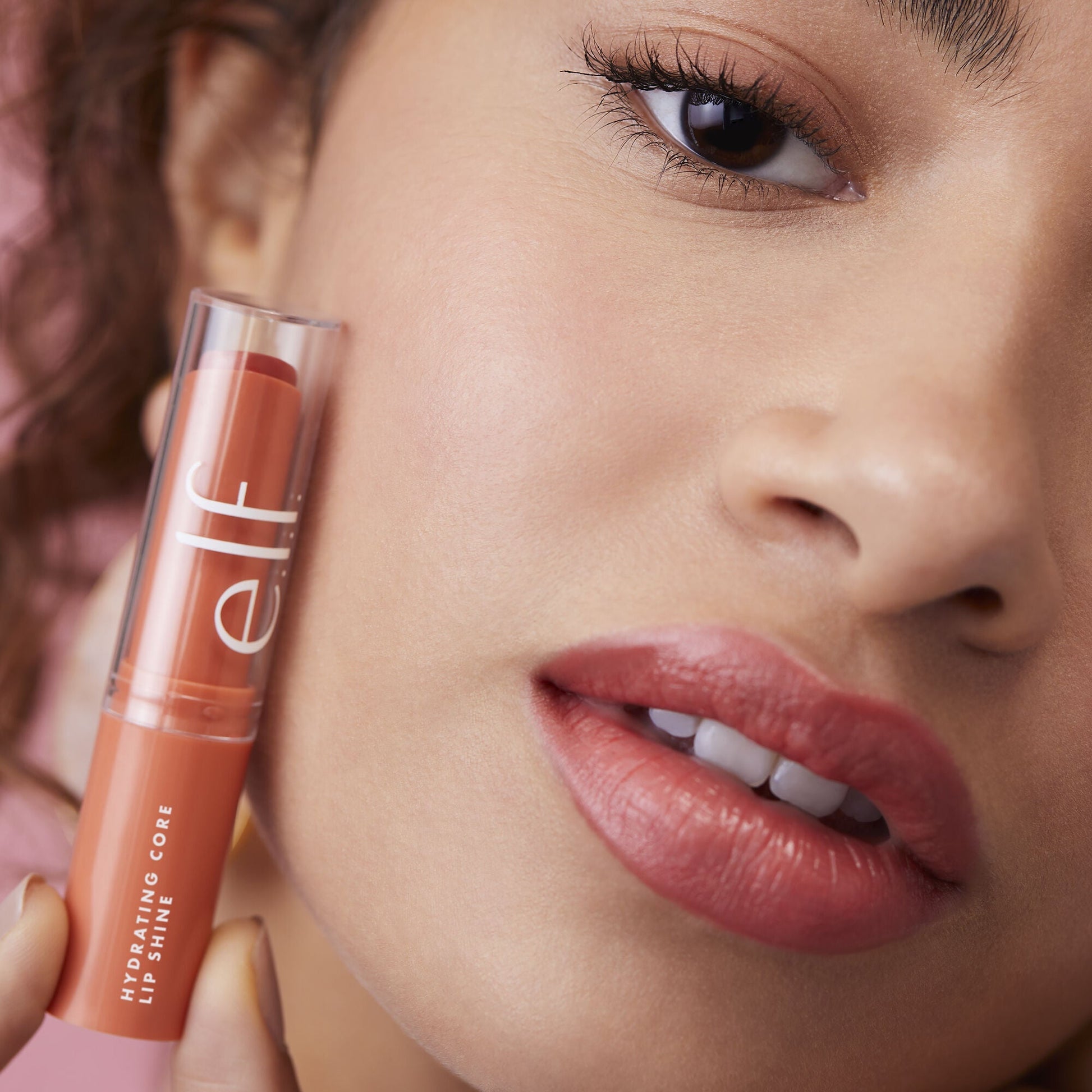 hydrating-core-lip-shine-f7 08112020_Alyssa_AmpItUp-0157_IGF_0dcd7b08-d8a1-41c3-a293-6fb7fa4ca7dd.jpg