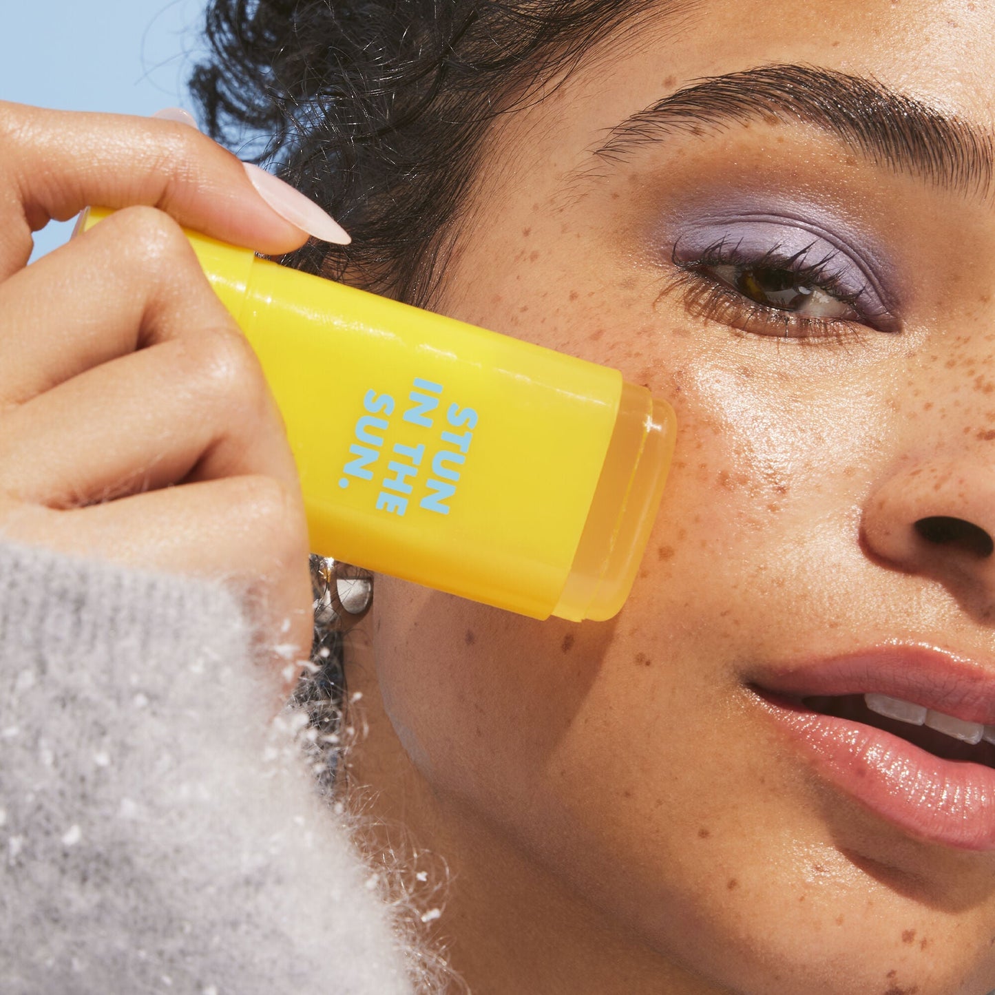 suntouchable-invisi-stick-spf-50-c8 091924_Aiyana_Sunwich2_2468_FINAL_RGB_IGF2.jpg