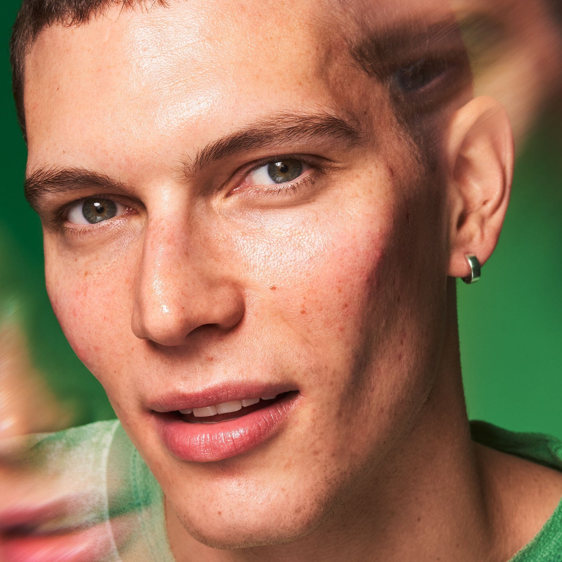 plz-clarify-facial-oil-j0 100924_SKIN_Jean_PlzC_EndLook_0036_v1_RGB_IGF.jpg