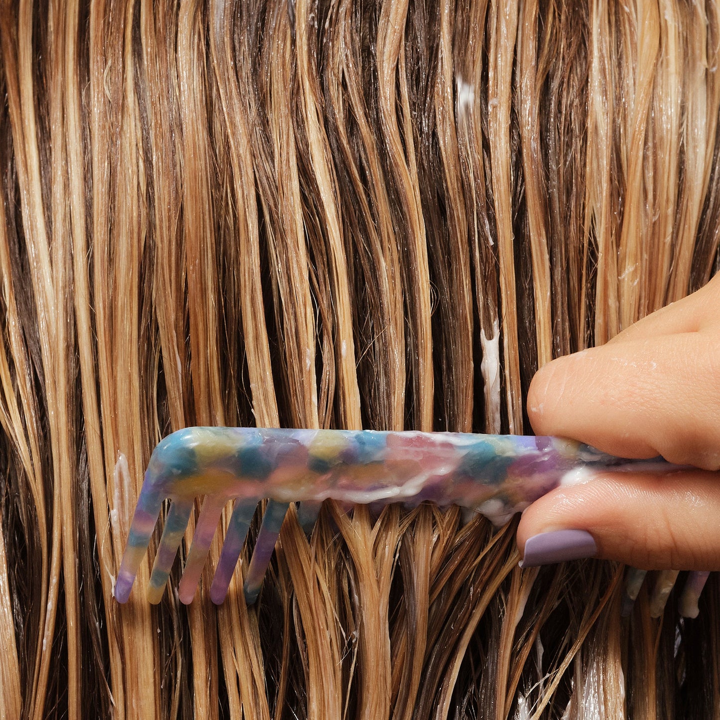never-thirsty-moisturizing-conditioner-l6 111925_Anna_ThirstyConditioner-Product_1326_w3QC_IGF_1x1_6dab4b19-34a0-47bd-ae64-b0978b2f5084.jpg
