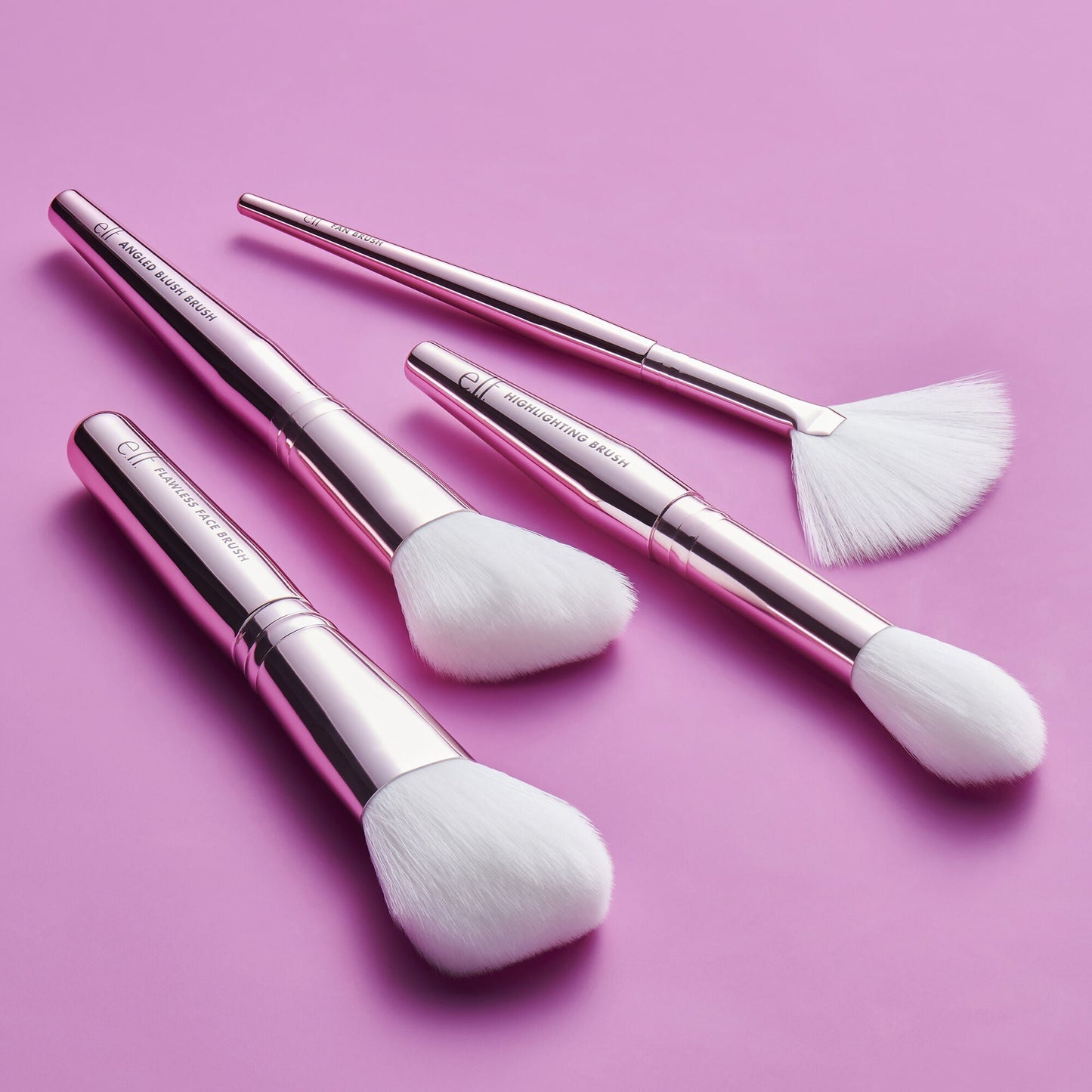 blush-bronzer-and-highlighter-brush-set-p5 12142020_BlushGlow-BrushKit_0027_FocusBracket-MAIN_V2_IGF.jpg