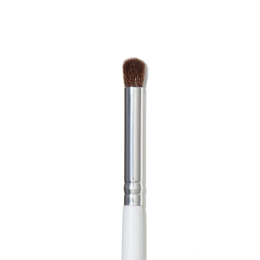eye-crease-brush-e1 1823_EyeCreaseBrush_Macro.jpg