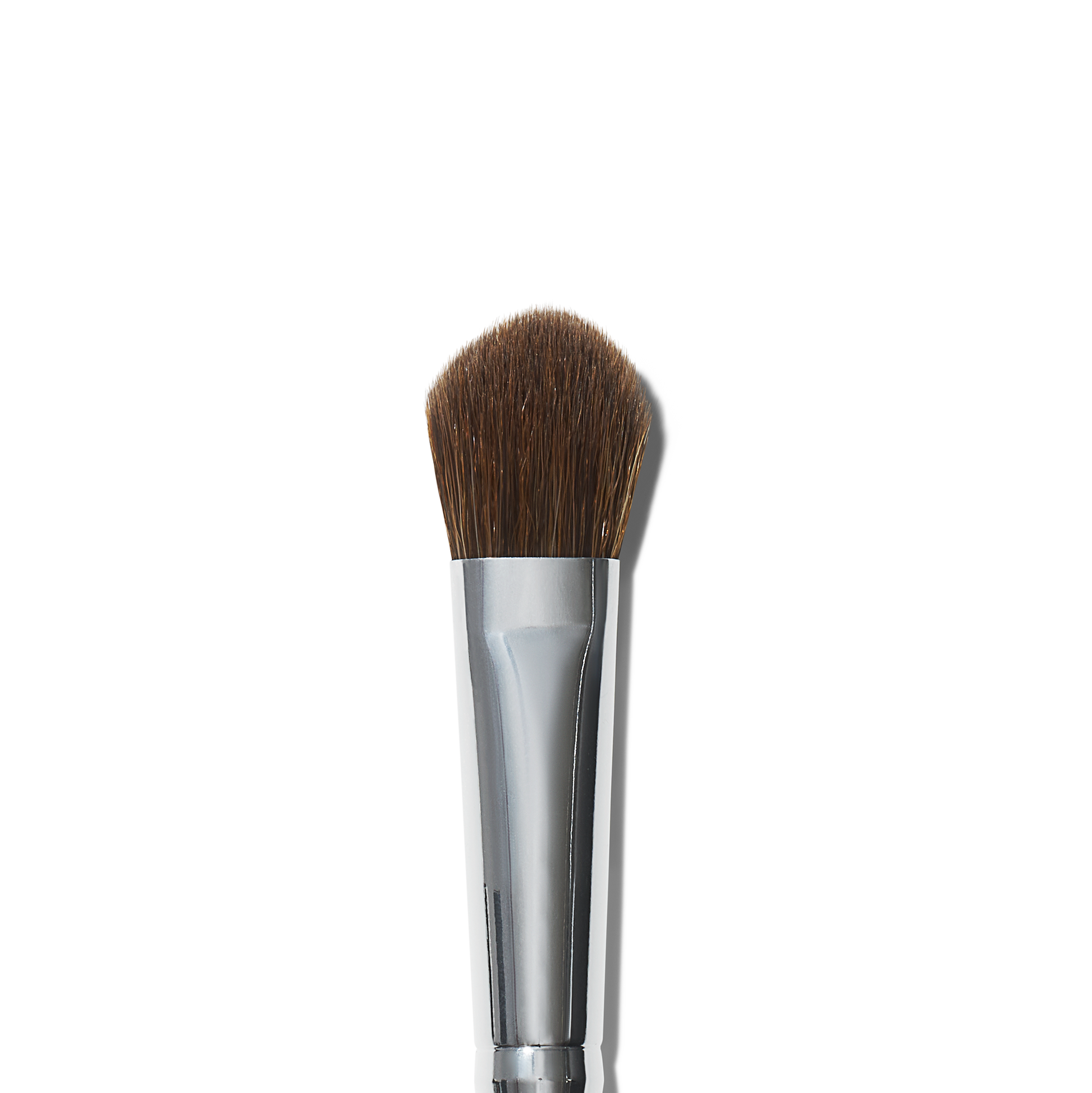 wide-tapered-eyeshadow-brush-p6 21994_MACRO_R.png