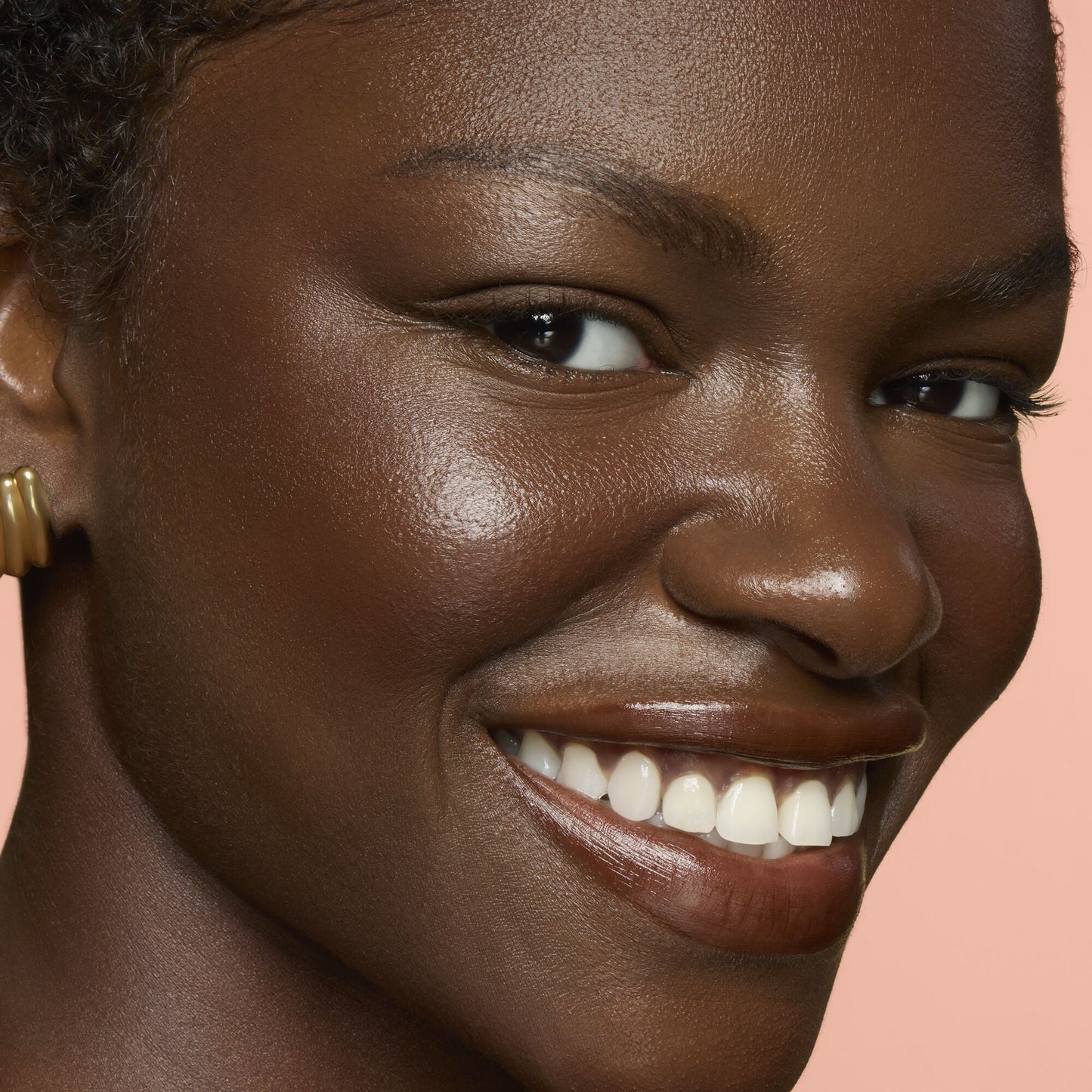 soft-glam-cream-bronzer-w1 82392_SOFT_GLAM_CREAM_BRONZER_STICK_DEEP_RICH_Annissia_0046_V4_912a498c-4101-4d82-9219-c530b3163a59.jpg